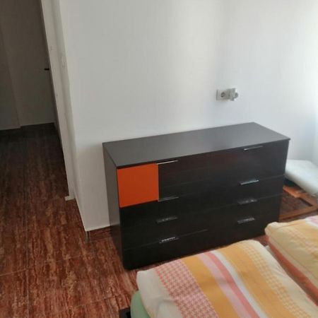 אוליבה Schoene Wohnung Mit Wifi Und Parkplatz Auf Der Strasse מראה חיצוני תמונה