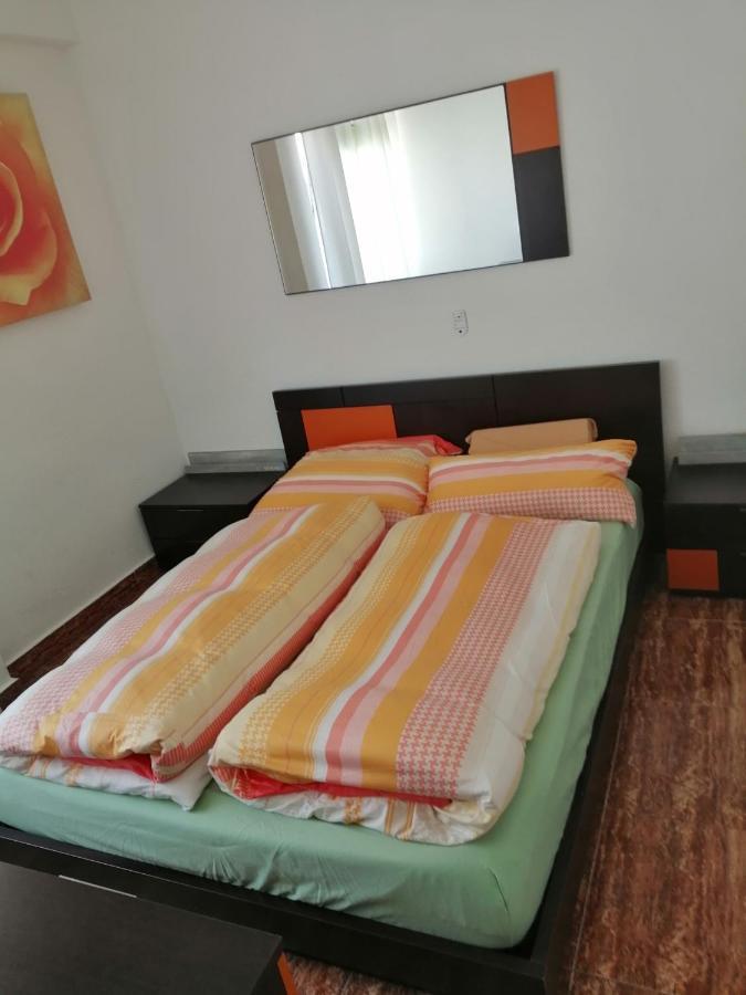 אוליבה Schoene Wohnung Mit Wifi Und Parkplatz Auf Der Strasse מראה חיצוני תמונה